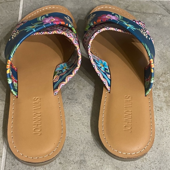 Johnny Was sandals. Comfortable all leather sandals. Size 7. - Picture 3 of 9